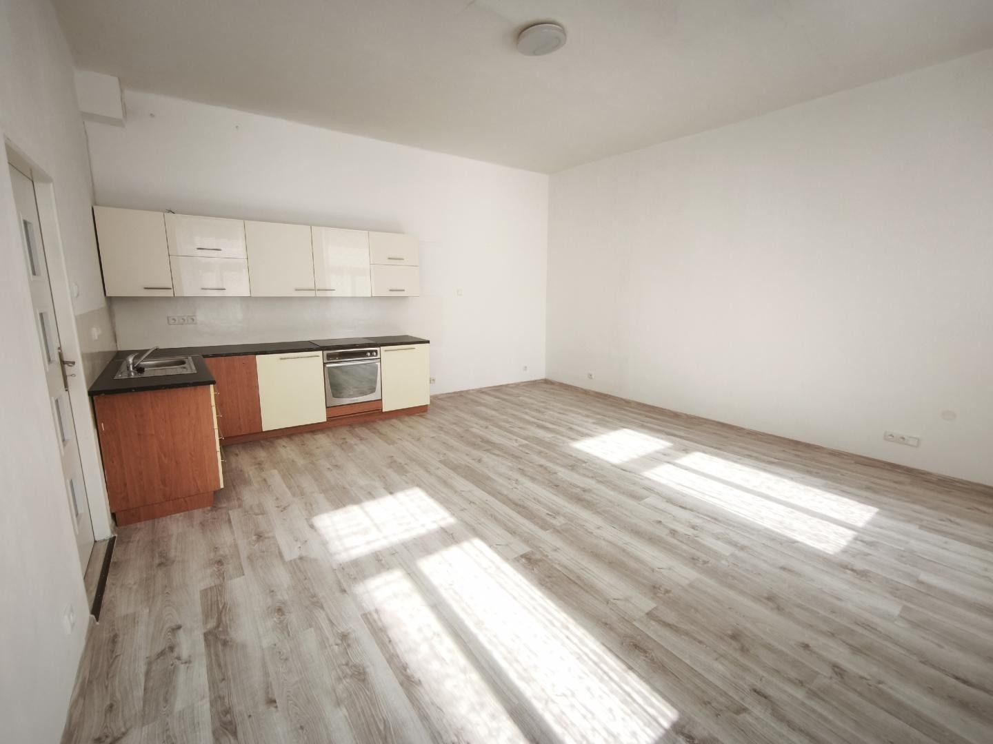 2+kk, Skuherského, České Budějovice 3, 42 m² - 2