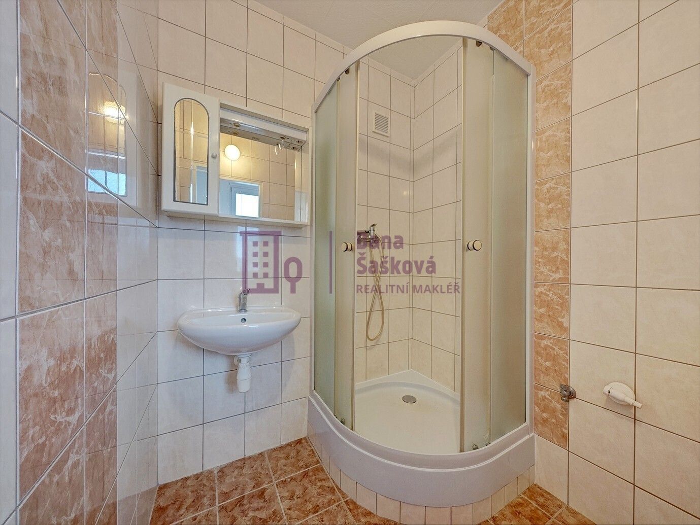3+1, sídliště Vajgar 654, Jindřichův Hradec III, 61 m² - 2