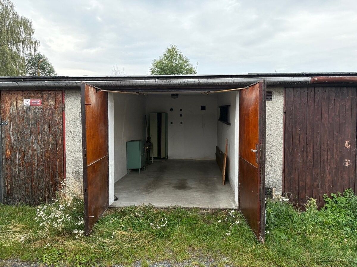 Garáže, Opava, 746 01