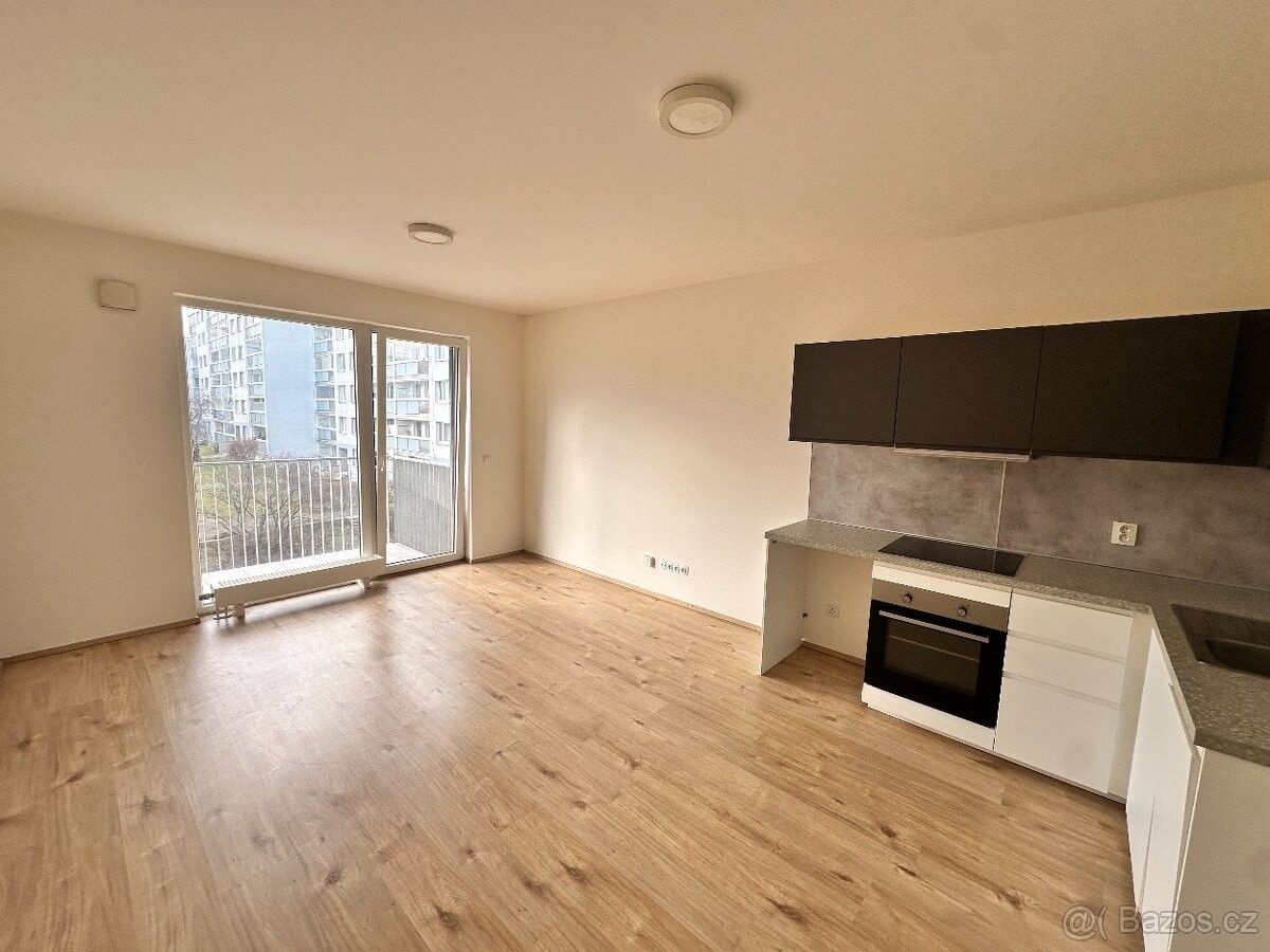 Byty, Praha, 148 00