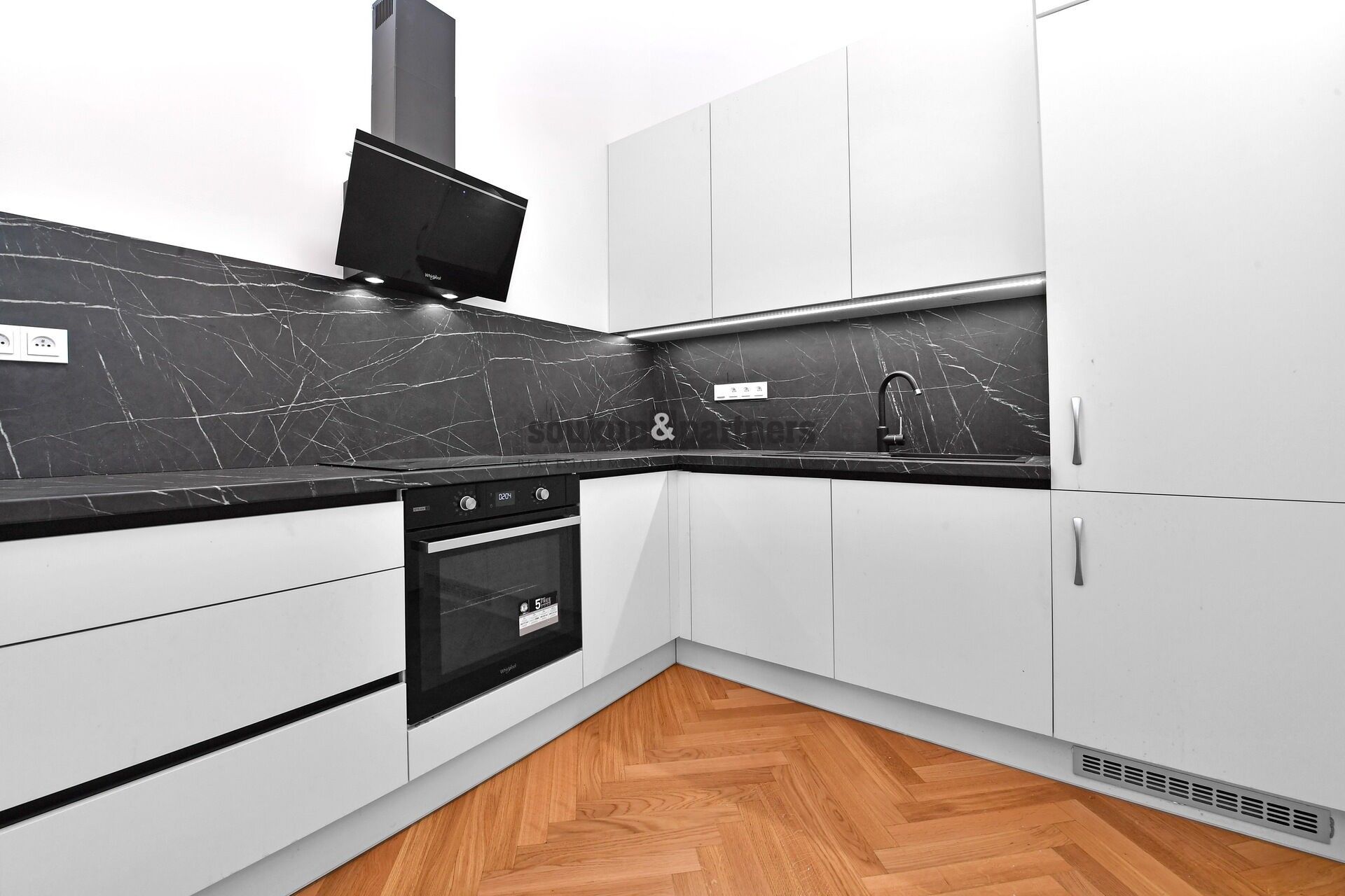 Byt 2+kk · 60 m² · Pernerova, Praha - 4