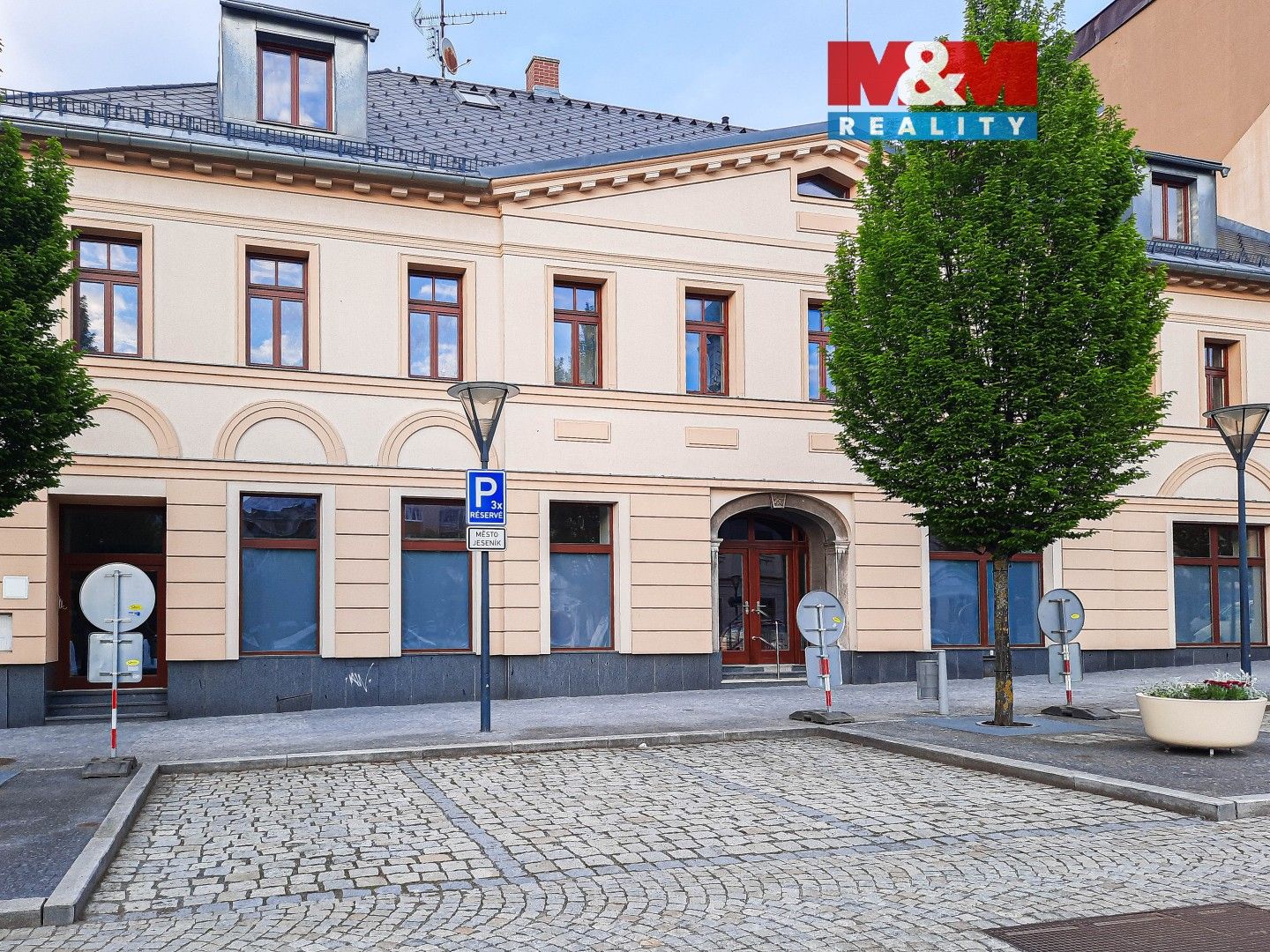 Obchodní prostory, Masarykovo nám., Jeseník, 335 m² - 1