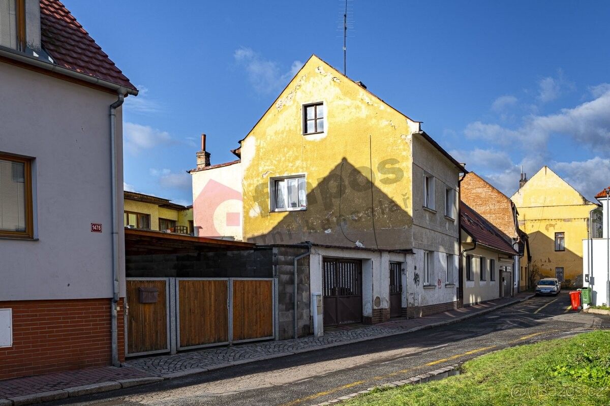 Prodej dům - Český Brod, 282 01, 250 m²