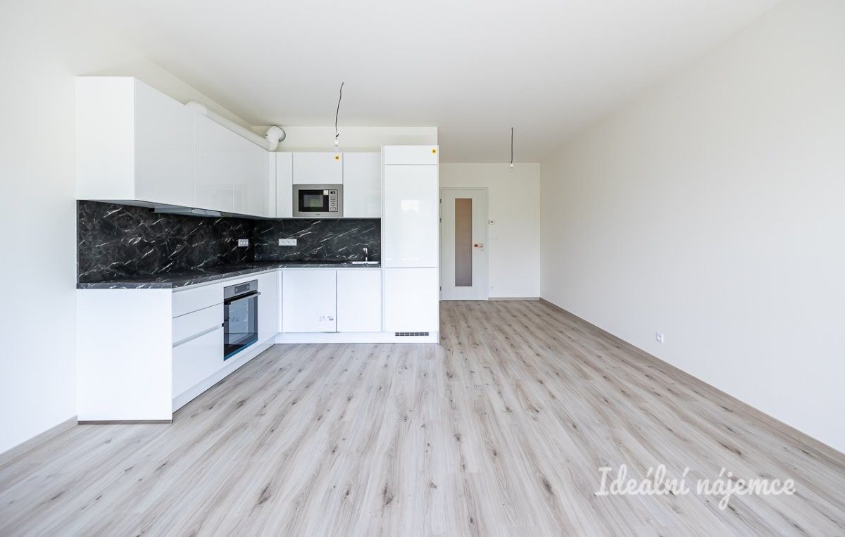 Pronájem byt 2+kk - Šternovská, Praha, 59 m²