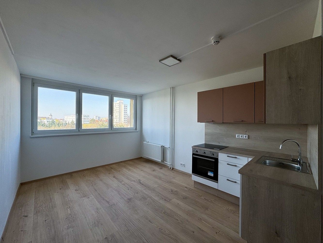 Pronájem byt 1+kk - Děčínská, Praha 8 - Střížkov, 25 m² - 2
