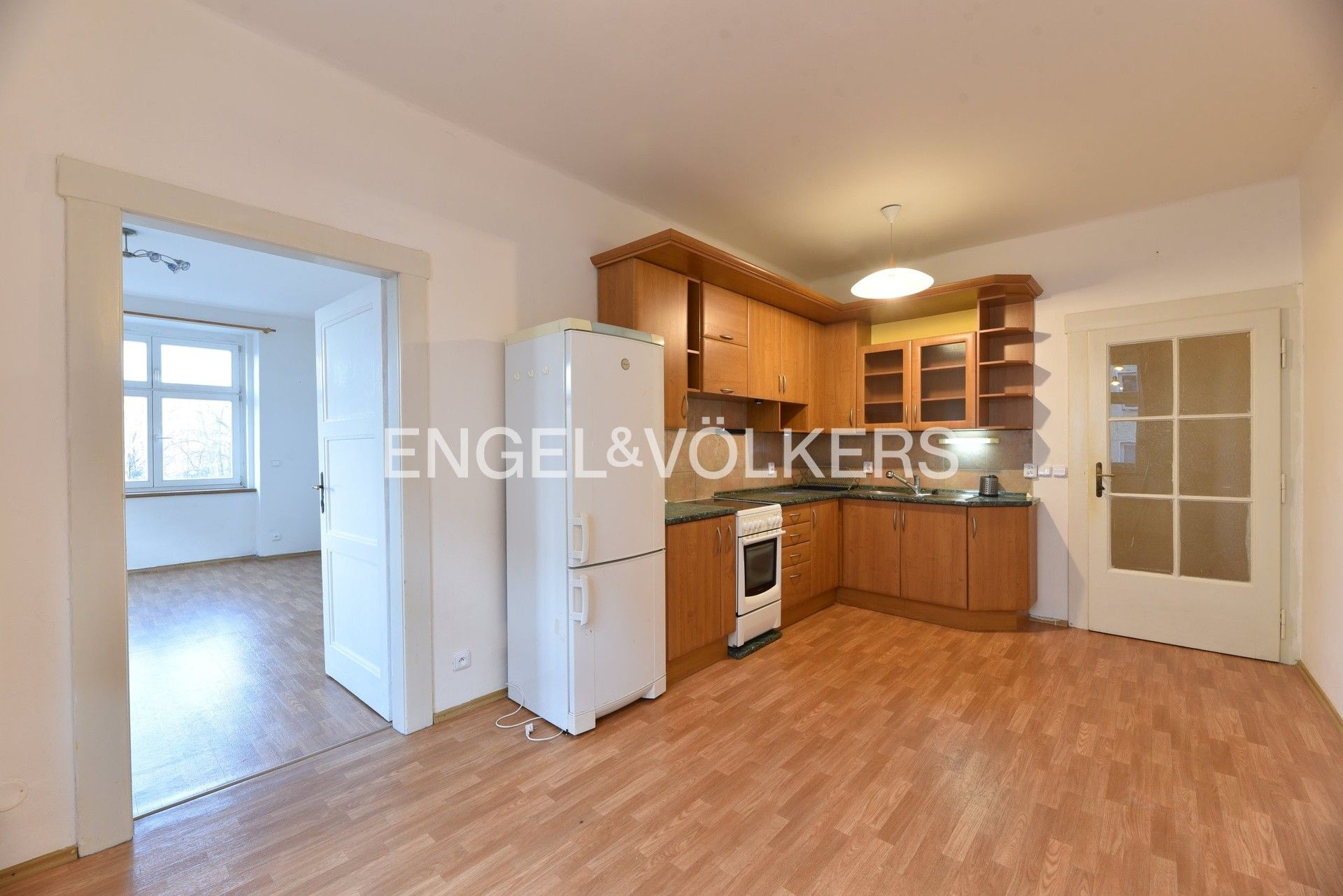 Pronájem byt 2+kk - U kaštanu, Praha, 50 m²