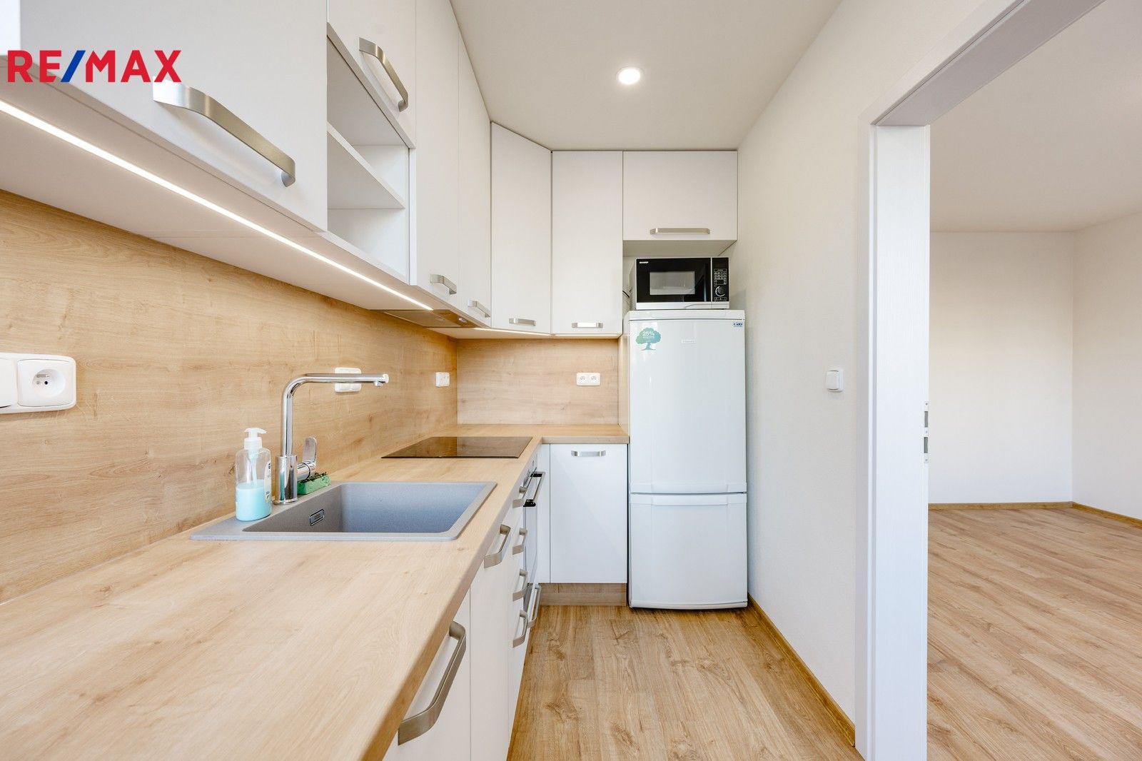 Pronájem byt 2+1 - Dukelská, Sezimovo Ústí, 52 m²