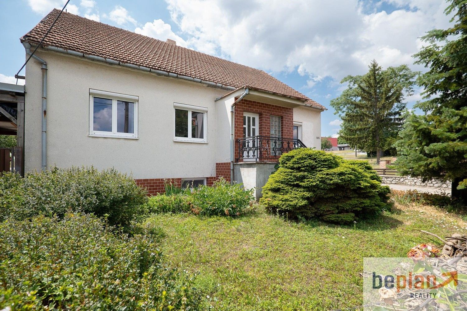 Rodinné domy, Tyršova, Drnholec, okres Břeclav, 300 m² - 1