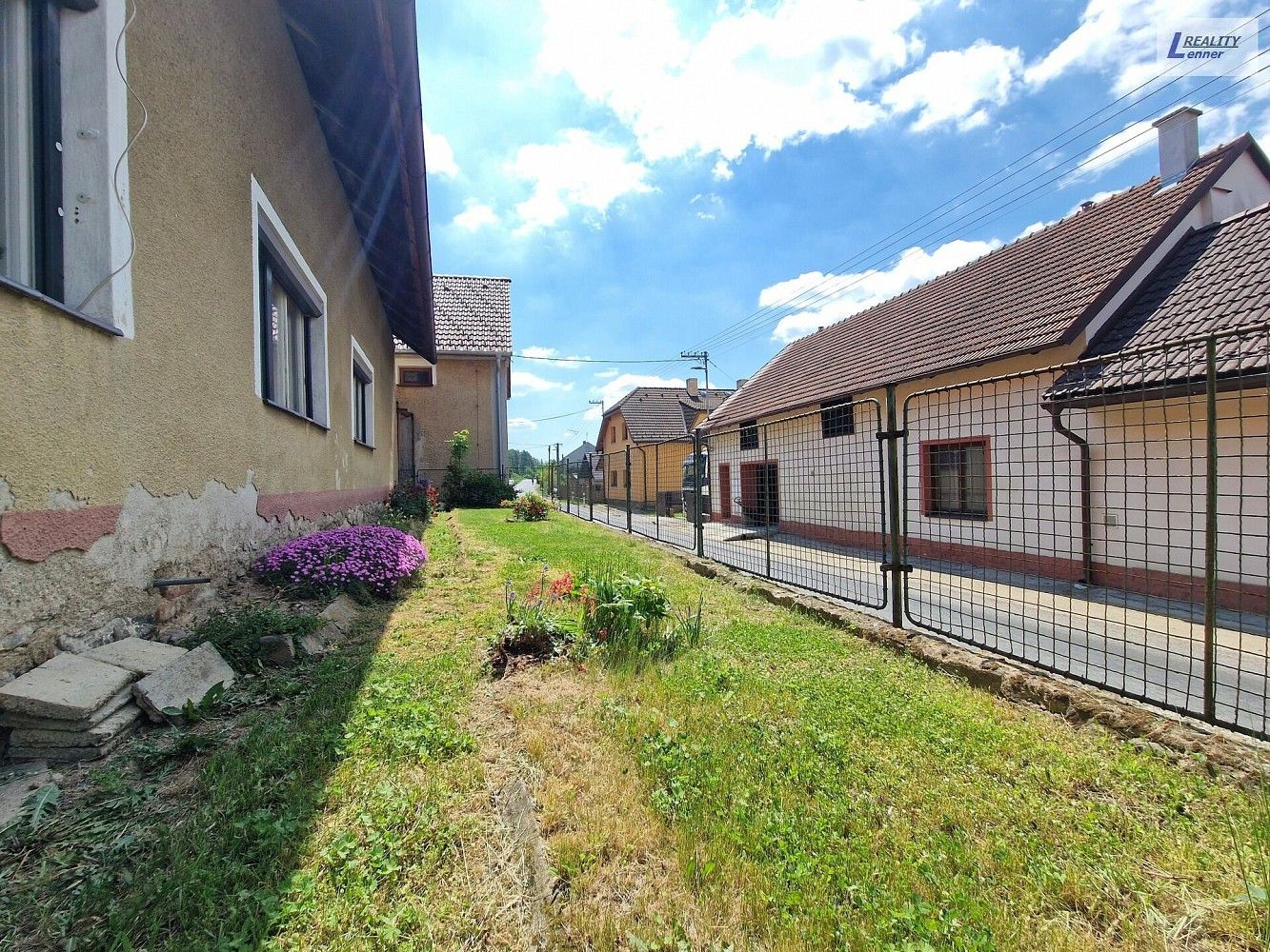 Prodej rodinný dům - Uzeničky, okres Strakonice, Jihočeský kraj, 90 m² - 2