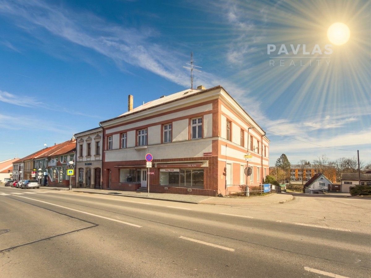 Činžovní domy, náměstí T. G. Masaryka 137, Veselí nad Lužnicí, 570 m²