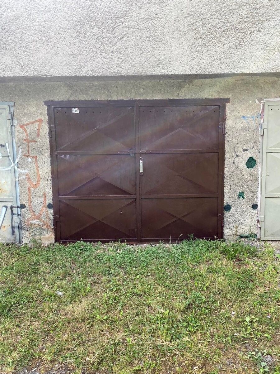 Garáže, Ostrava, 708 00