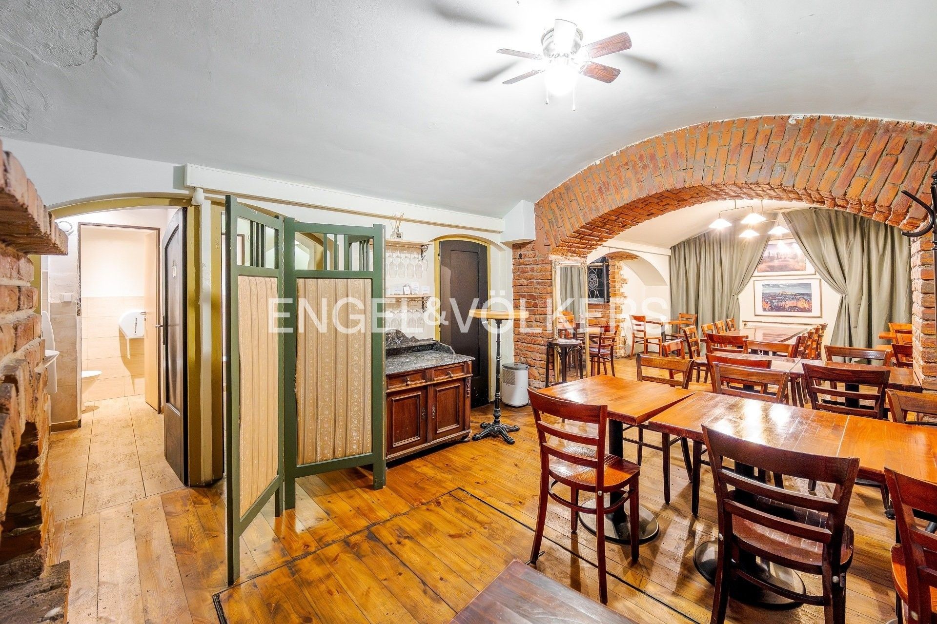 Restaurace, U Dobřenských 268, Praha Staré Město, 119 m² - 2