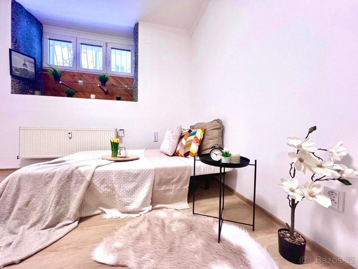 Byty, Praha, 130 00