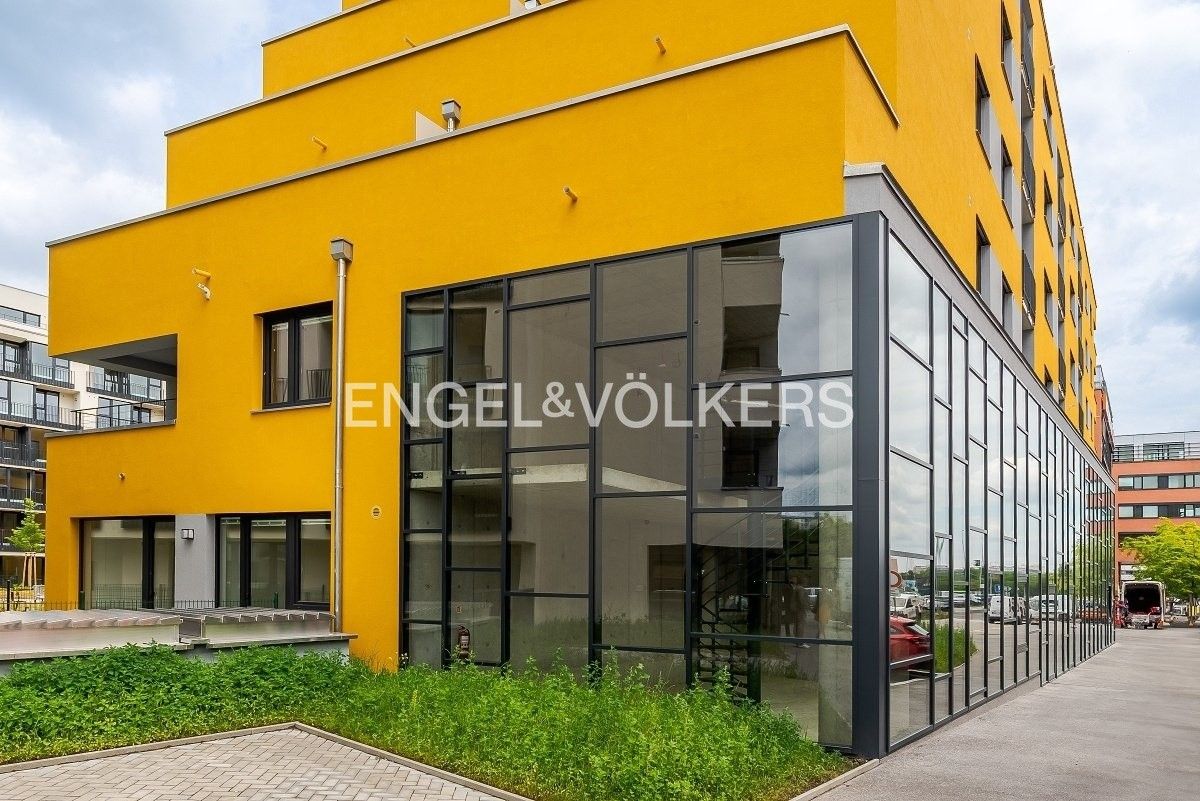 Obchodní prostory, Líbalova, Praha, 110 m²