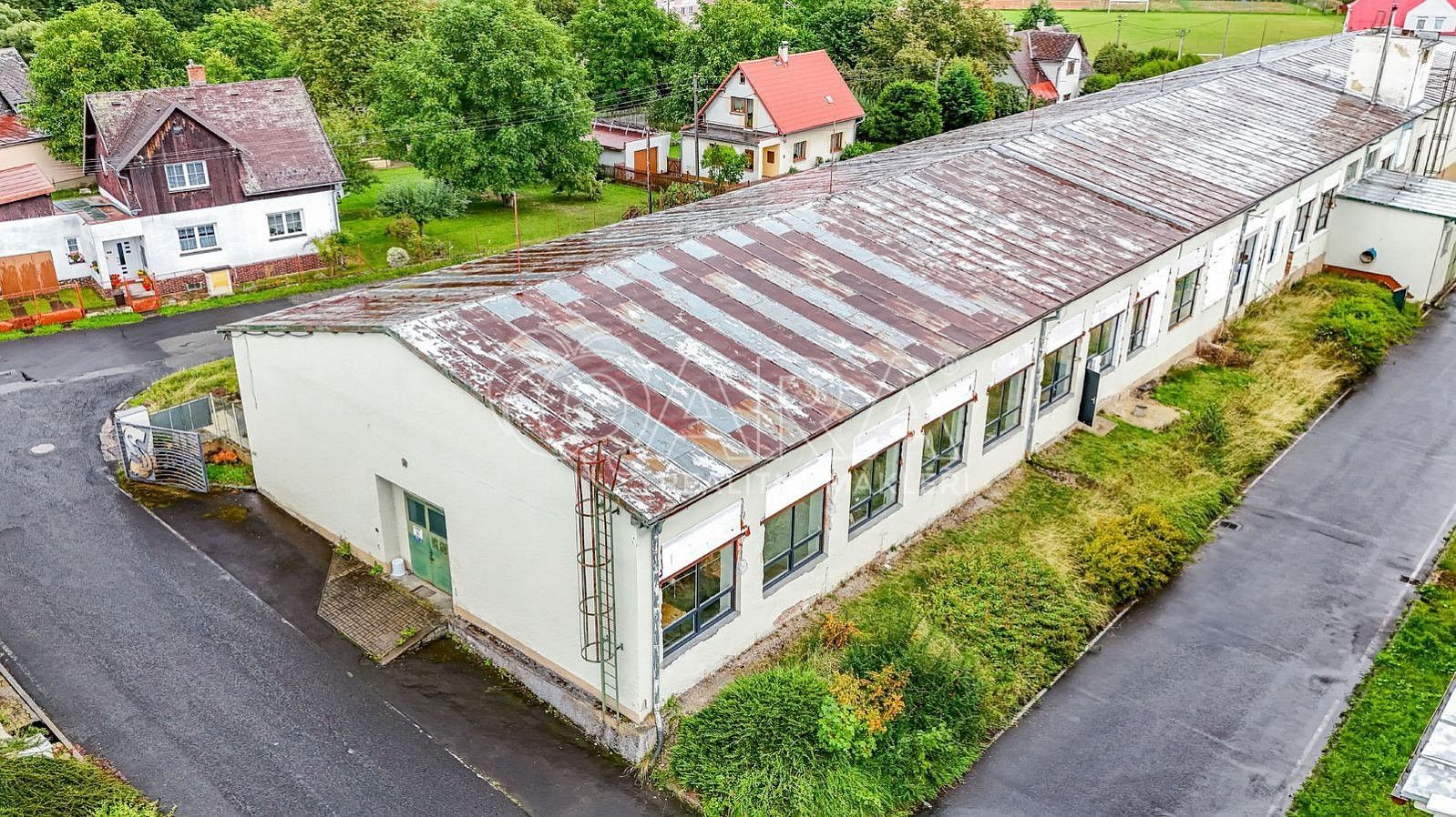 Sklad · 1 300 m² · Luby, okres Cheb - 3