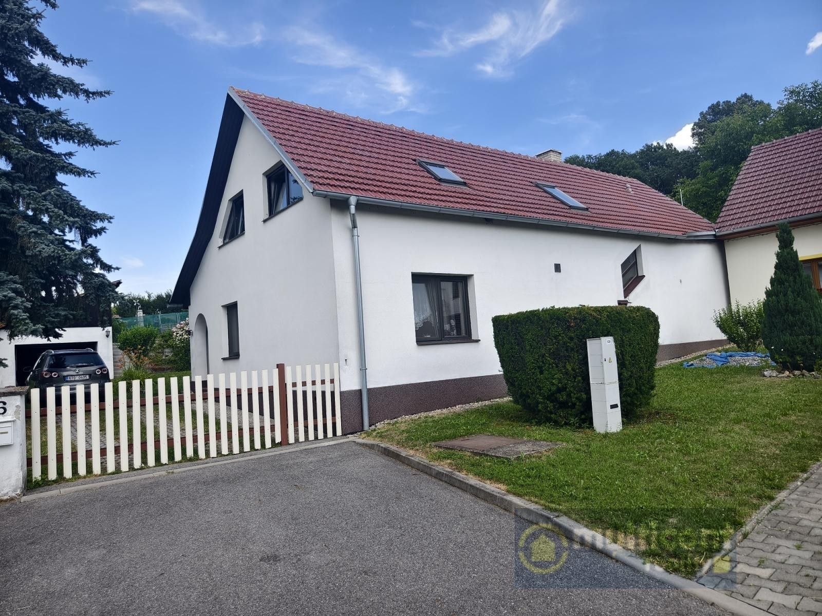 Prodej rodinný dům - Hlubočany, 320 m²