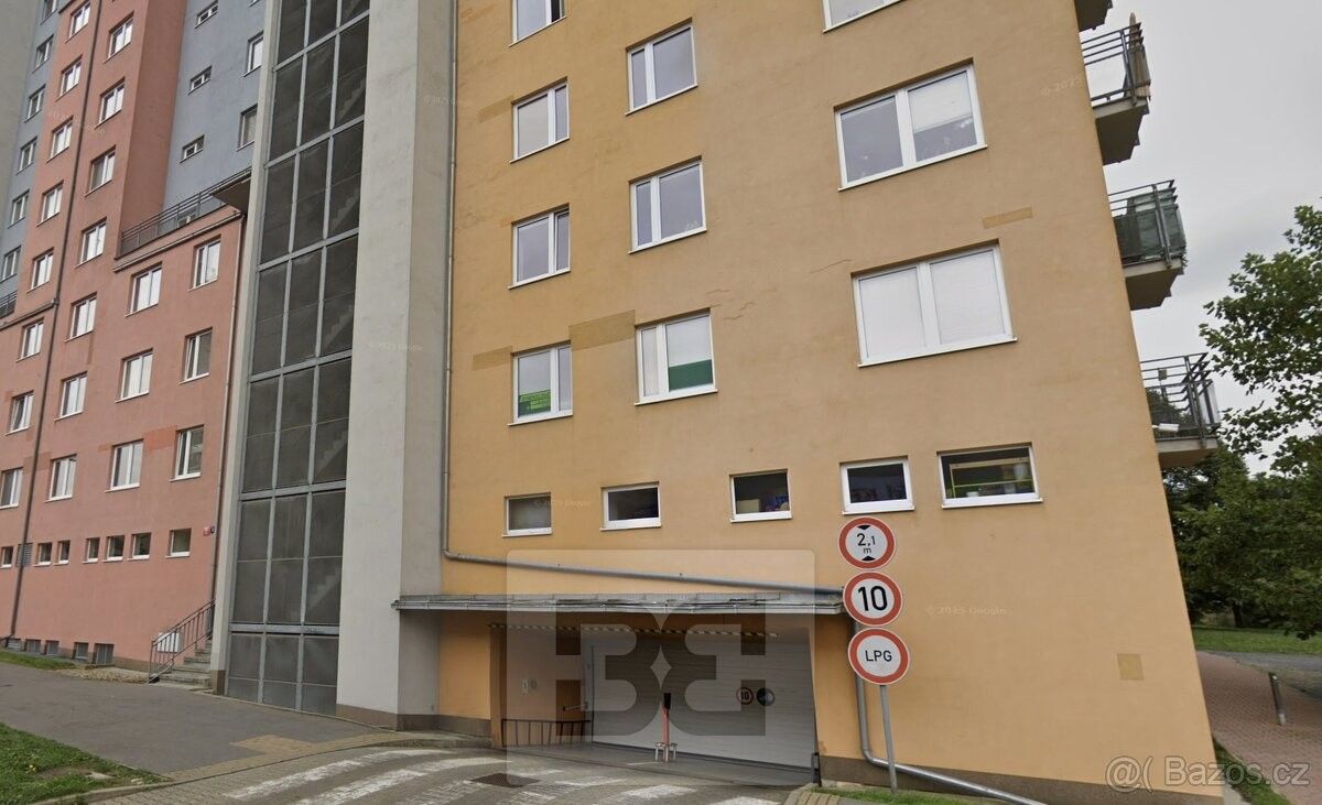 Pronájem garáž - Praha, 181 00