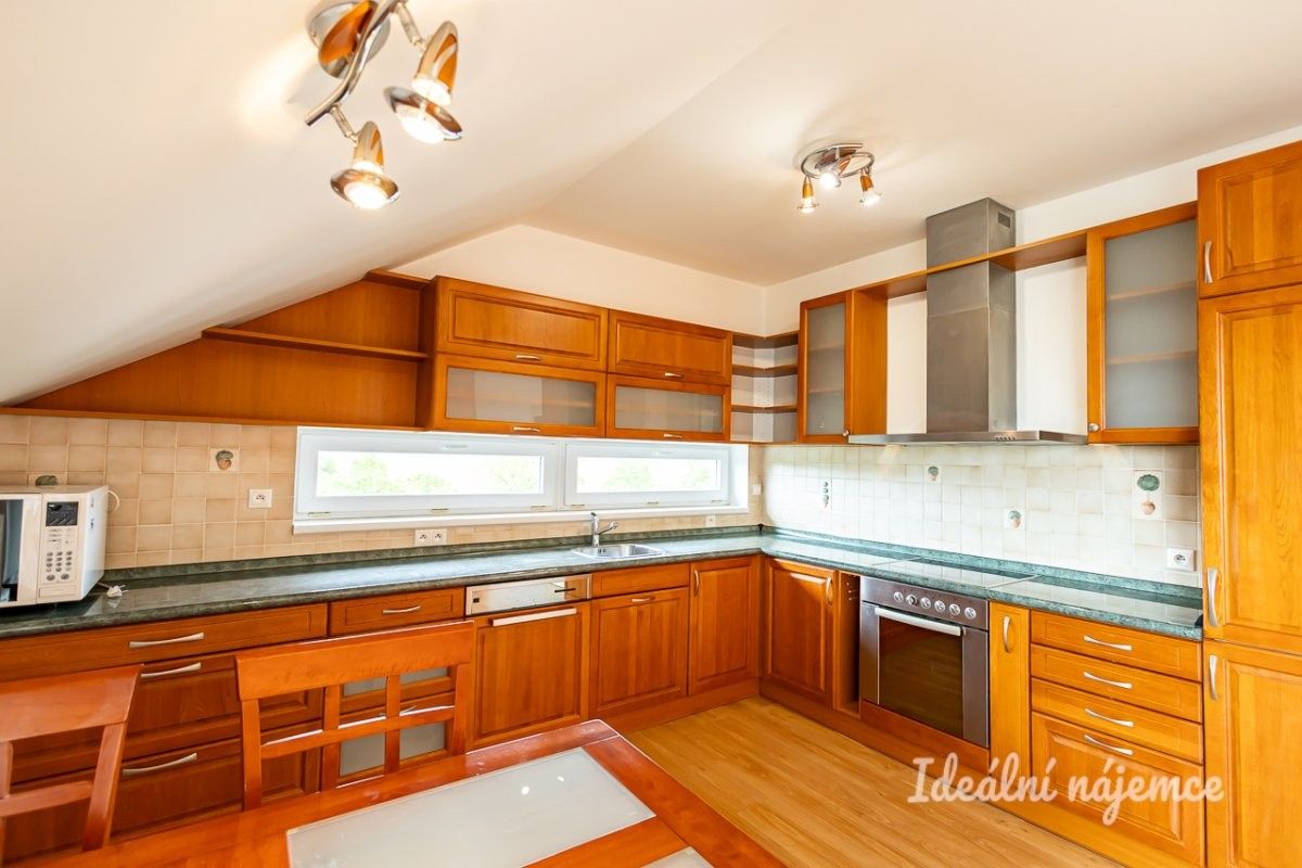 4+kk, U lipové aleje, Praha, 95 m²