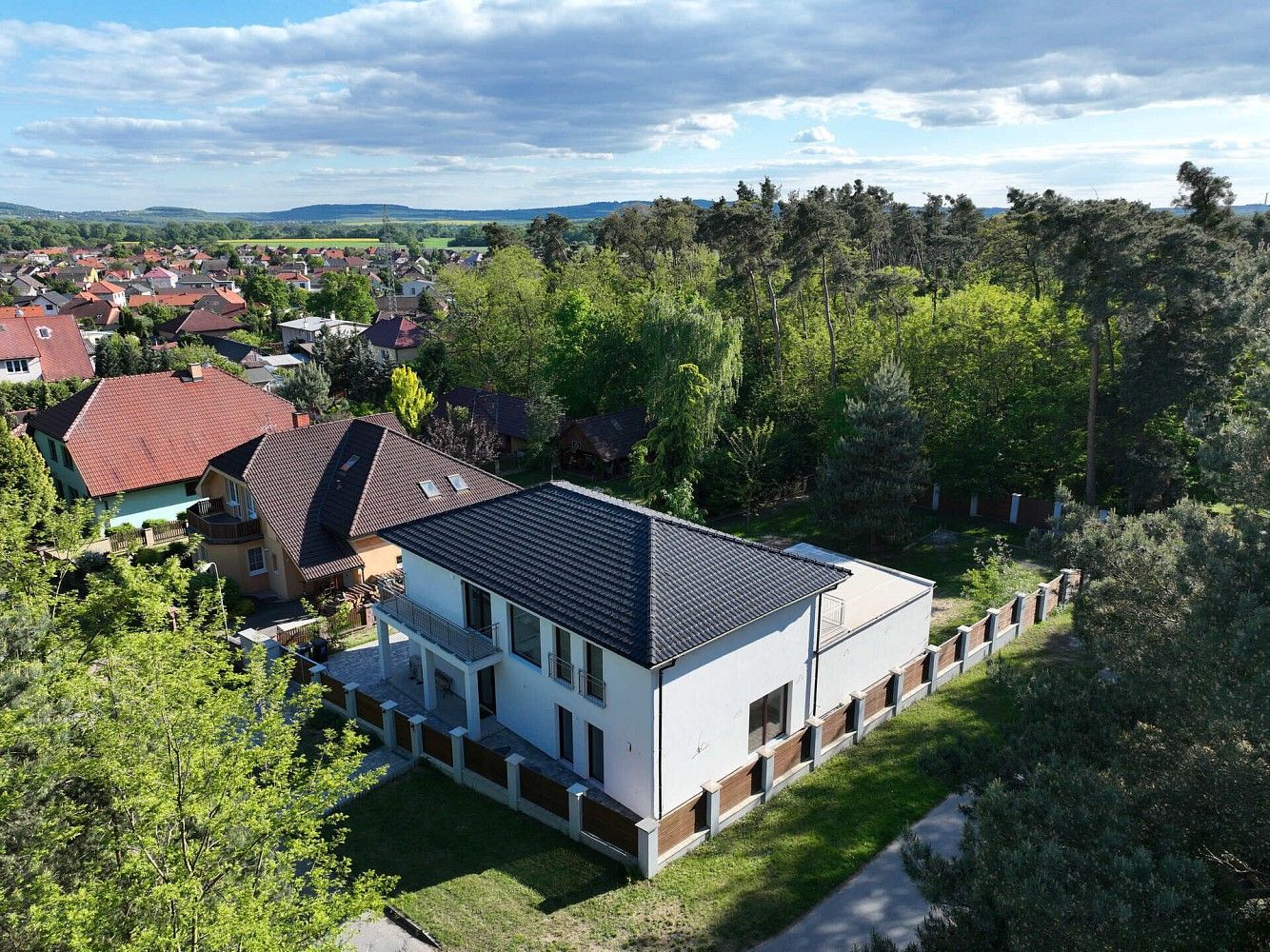 Rodinné domy, Tři Dvory, okres Kolín, 235 m² - 1