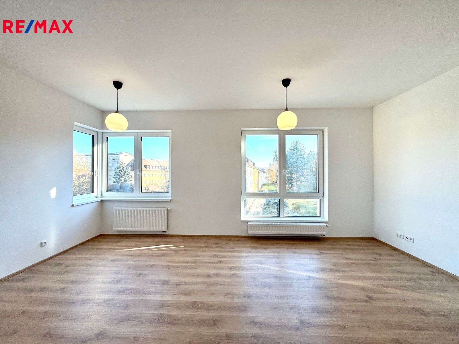 Pronájem byt 2+kk - Šumavská, Karlovy Vary, 65 m²