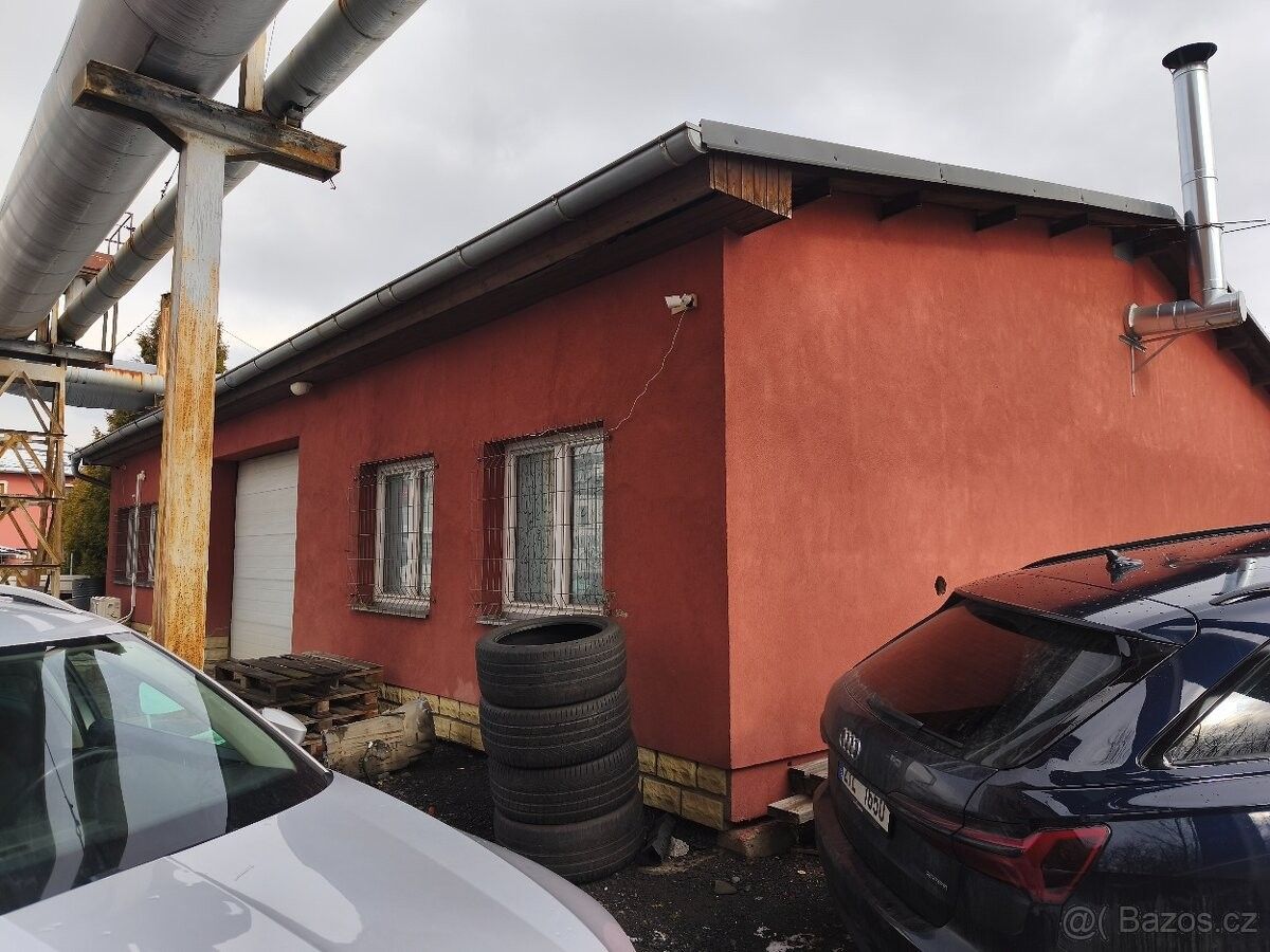 Garáže, Ostrava, 702 00