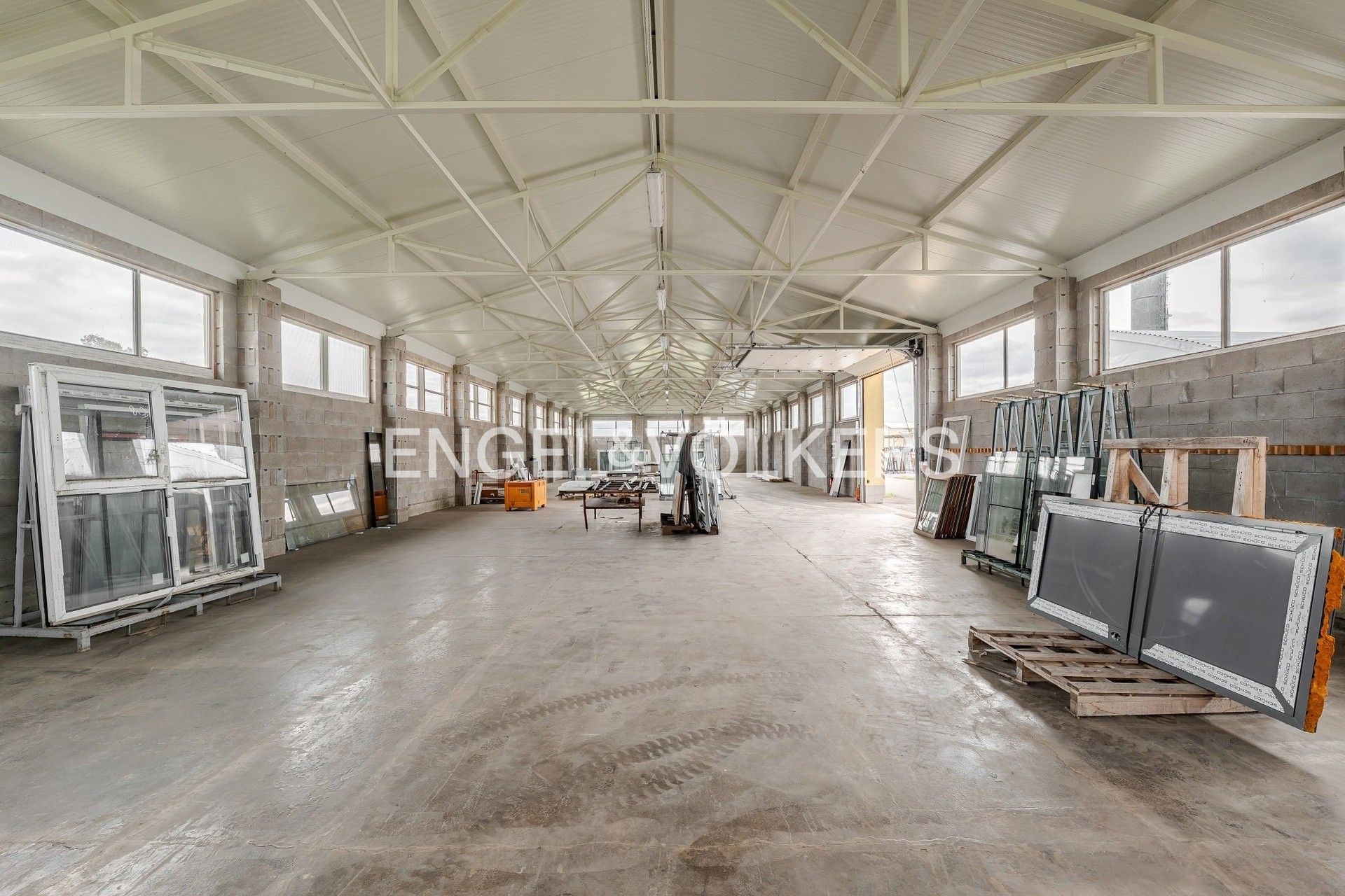 Pronájem sklad - Prof. Seemana, Vysoké Veselí, 559 m²