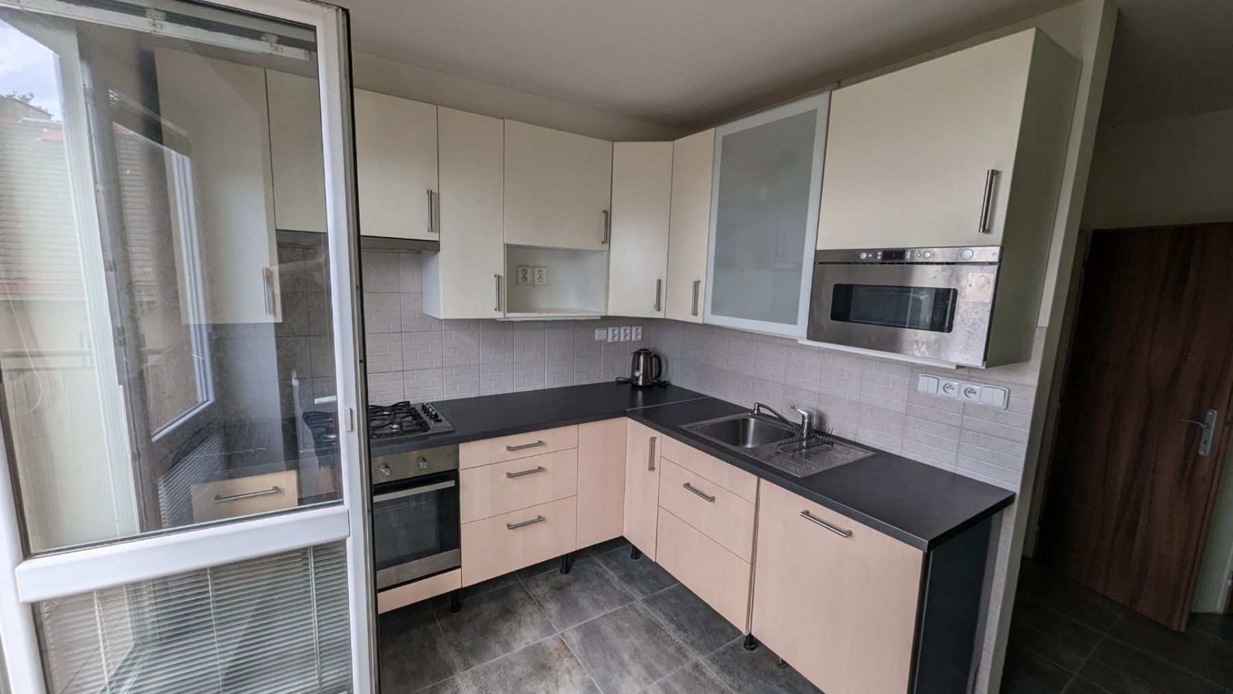 Byt 2+1 · 60 m² · Čumpelíkova, Praha - Kobylisy - 3
