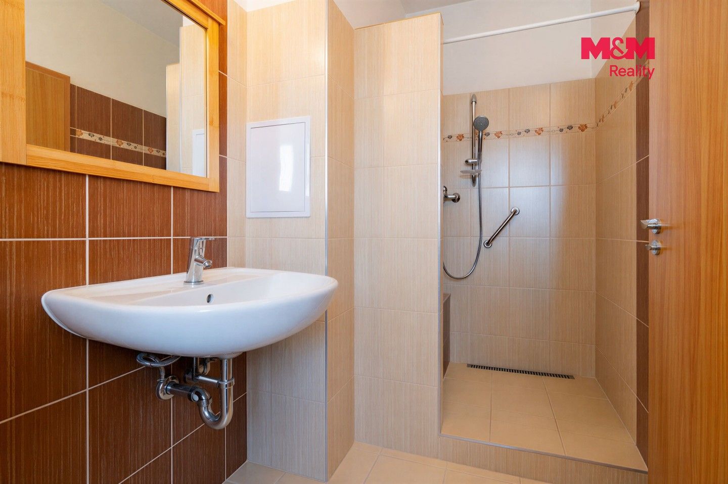 3+1, Pod tratí, Týn nad Vltavou, 70 m² - 2