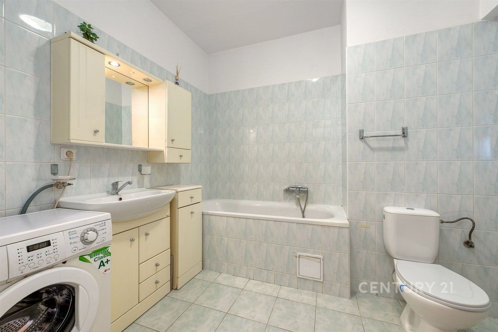 Prodej byt 1+kk - Malkovského 602, Praha Letňany, 36 m² - 5