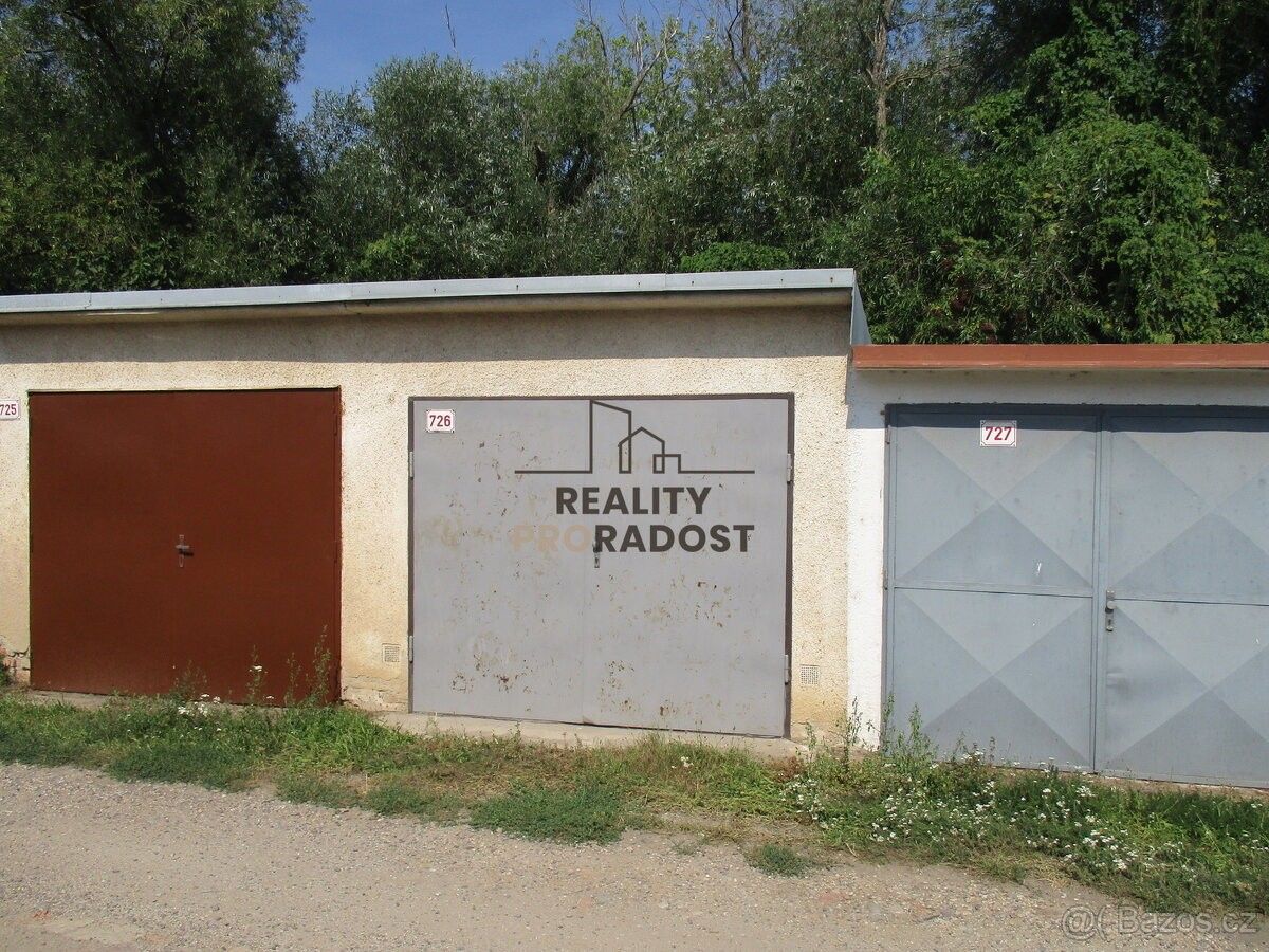 Garáže, Znojmo, 671 81