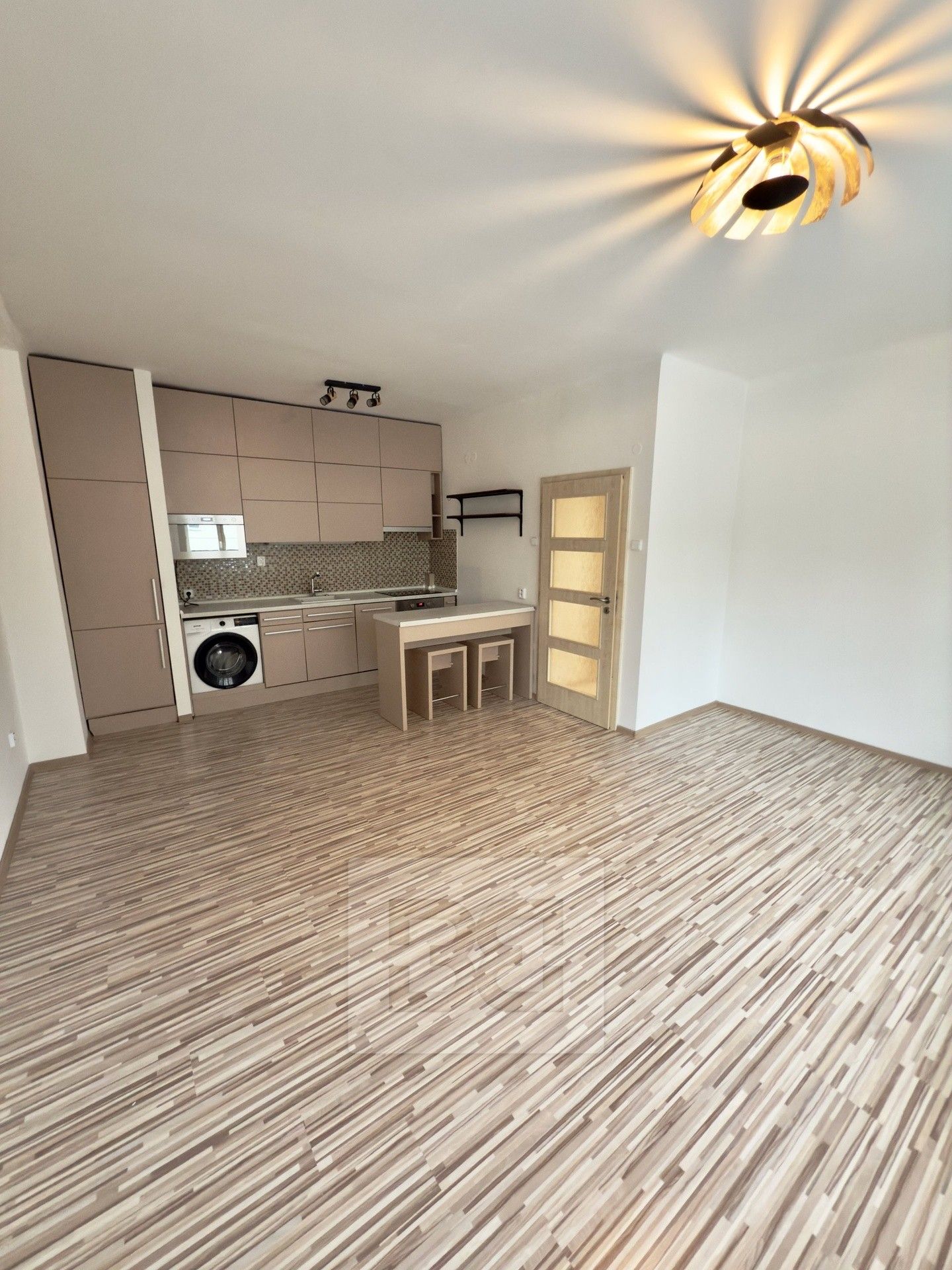 2+kk, Hořanská 1515, Praha, 50 m²