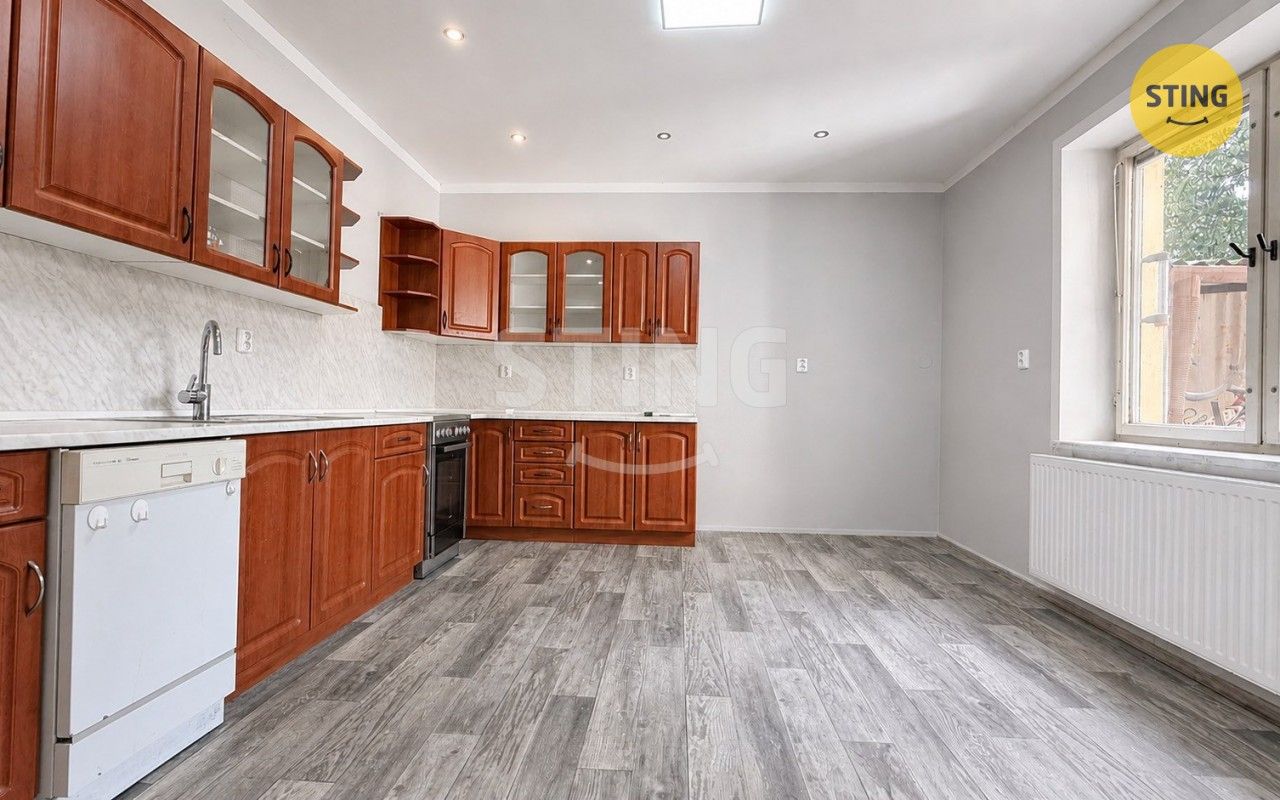 Rodinné domy, Neumannova, Bruntál, 280 m² - 2