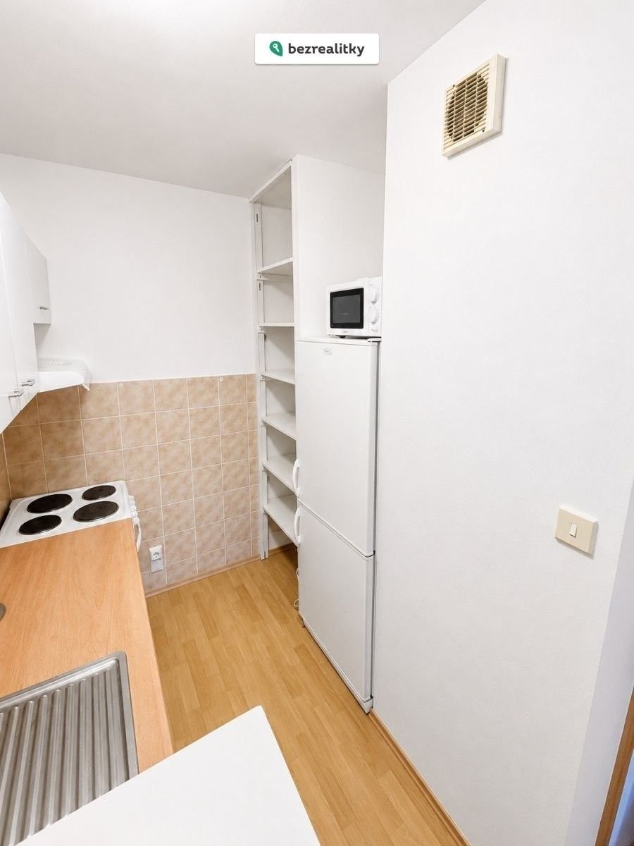 Byt 2+kk · 43 m² · Cílkova 648, Praha Kamýk - 4
