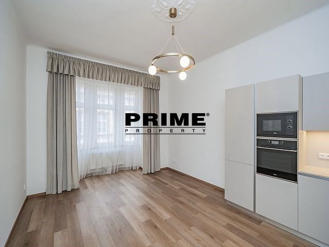 2+kk, Slezská, Praha, 57 m²