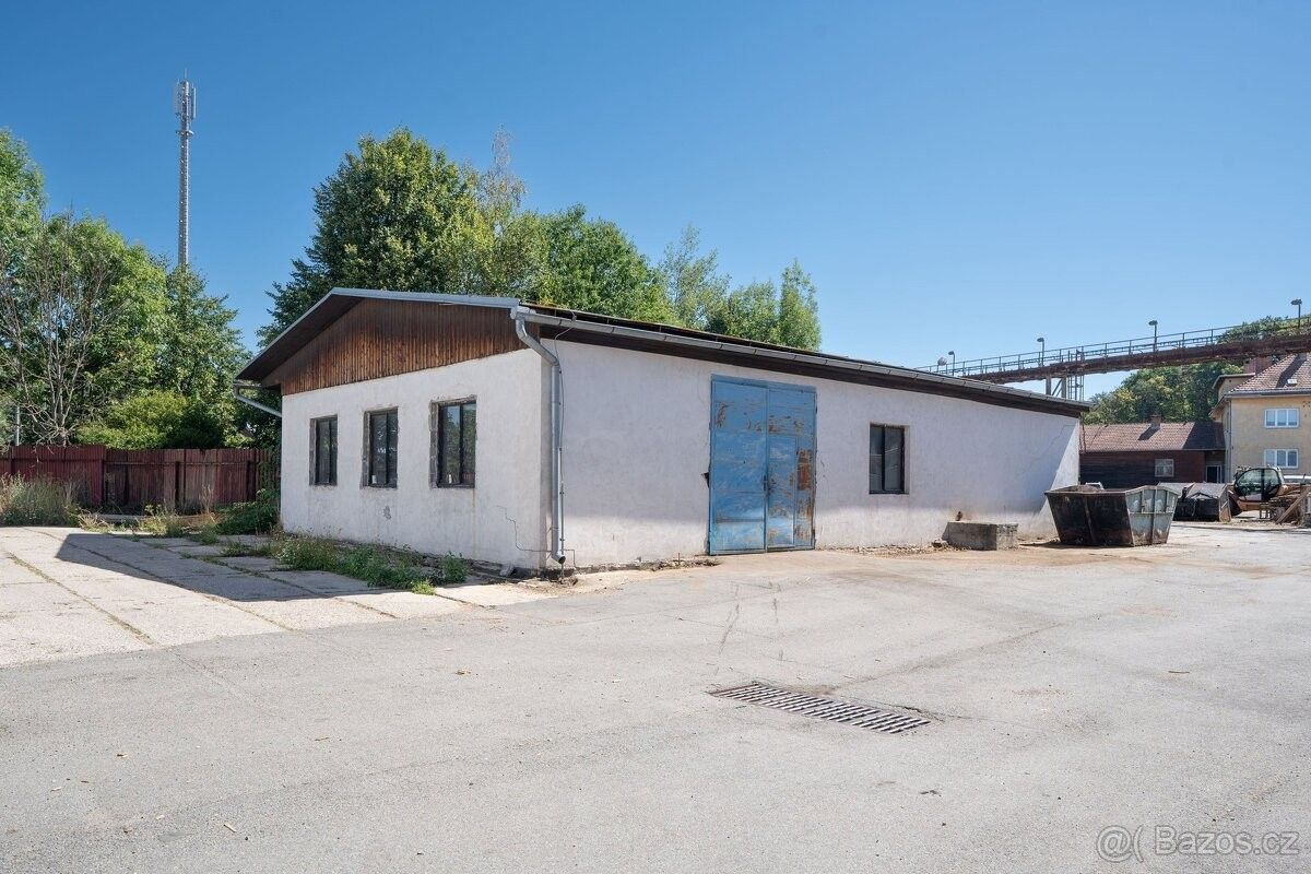 Sklady, Tetčice, 664 17