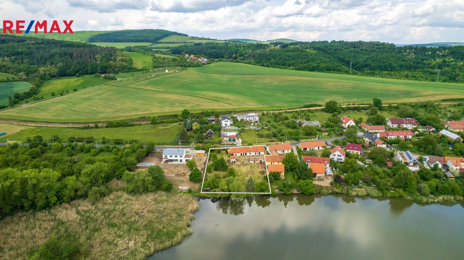 Prodej pozemek pro bydlení - Chaloupecká, Liteň, 2 m²