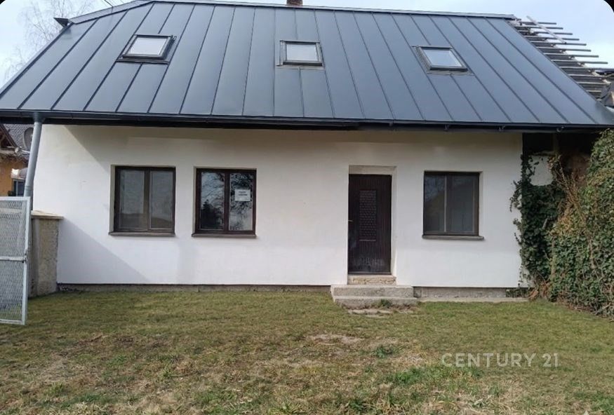 Rodinné domy, Černokostelecká 19, Černé Voděrady, 200 m²