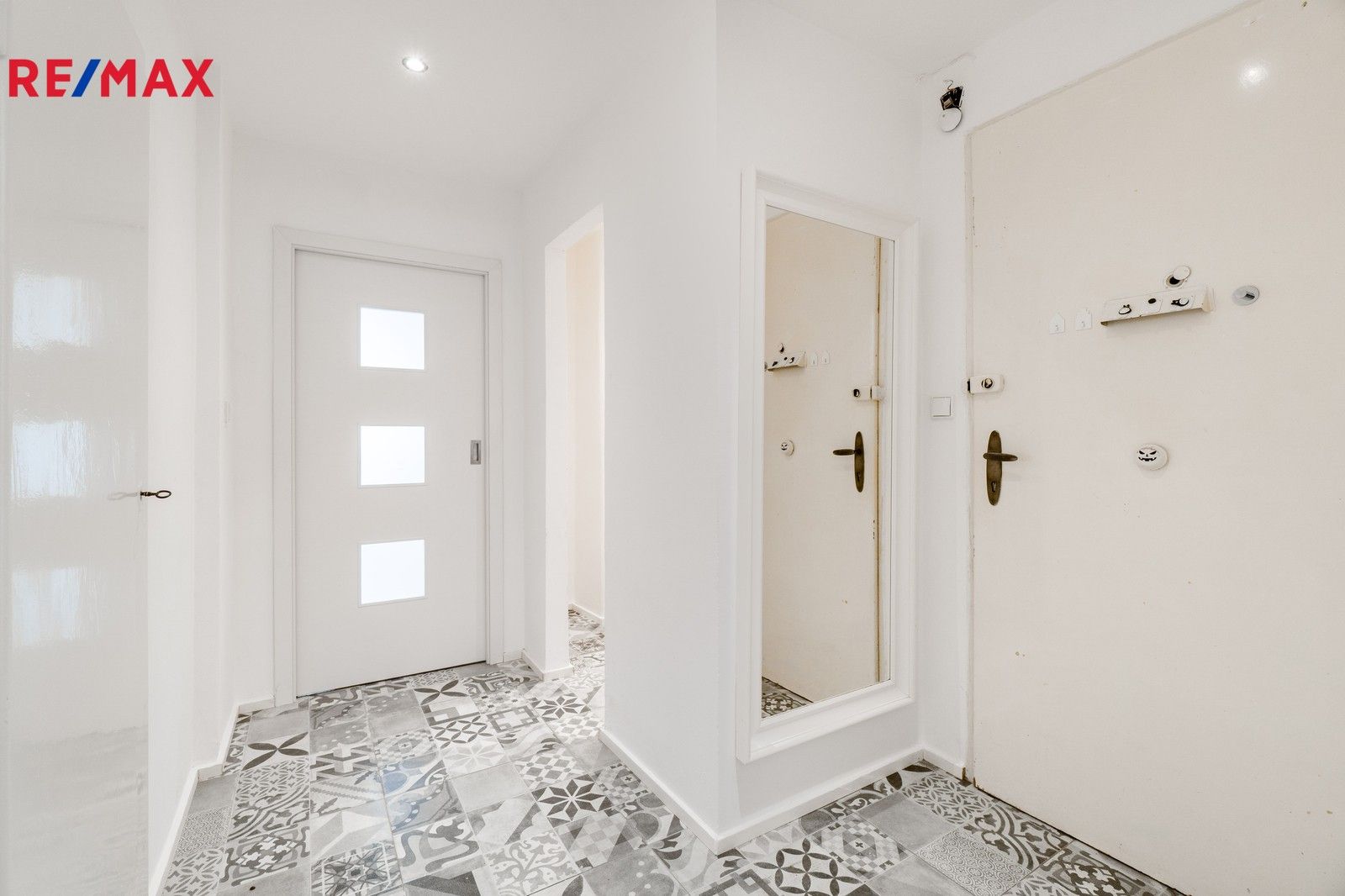 Pronájem byt 3+kk - Pobočná 1056, Praha, 52 m²