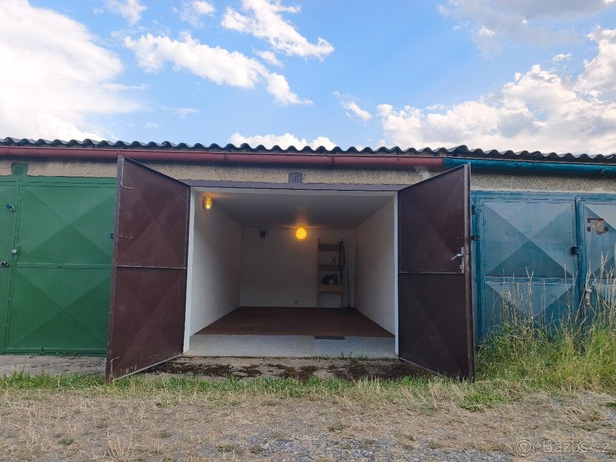 Garáže, Mníšek pod Brdy, 252 10 - 1