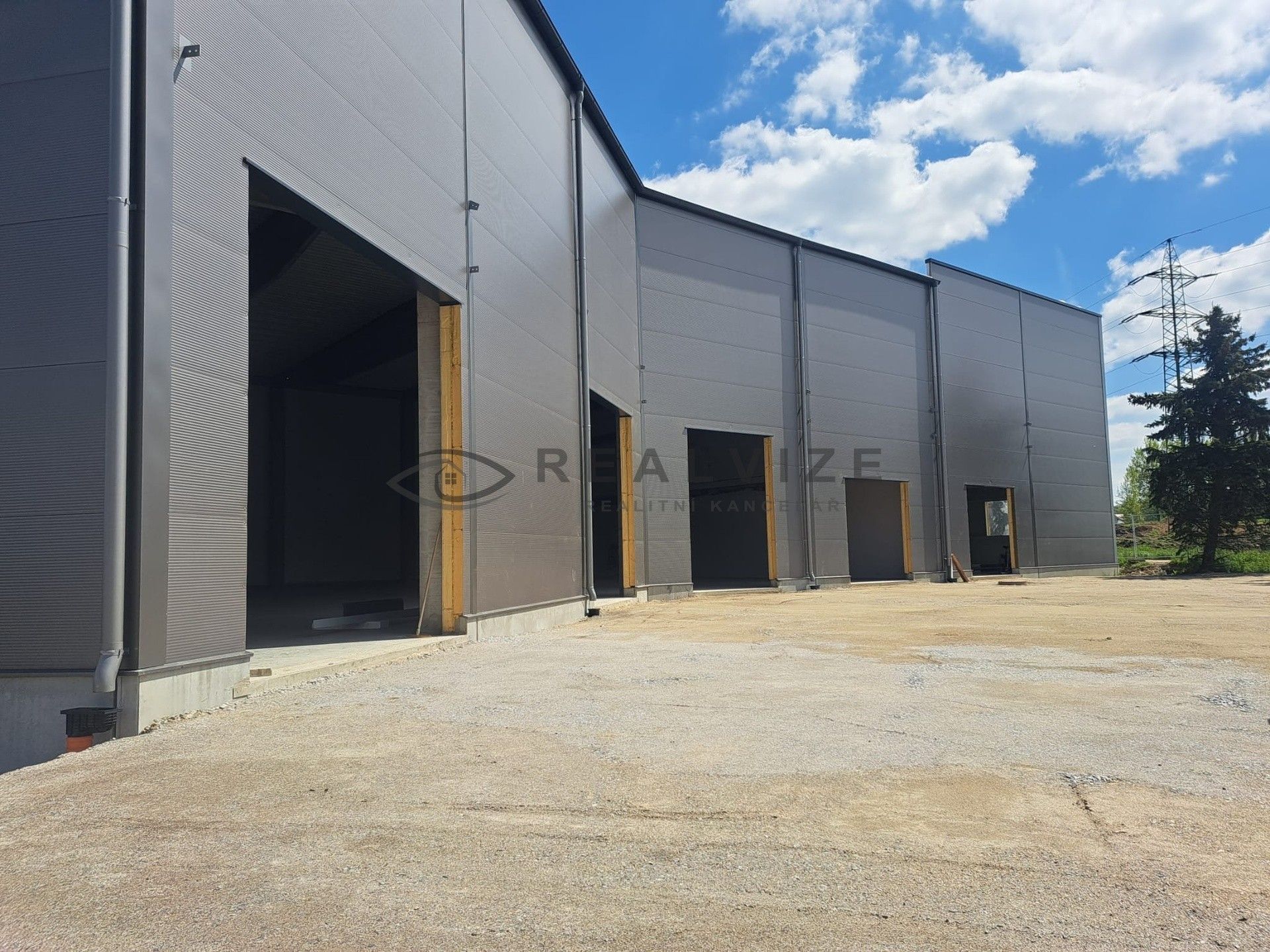 Sklady, Plavnická, Kamenný Újezd, 985 m²