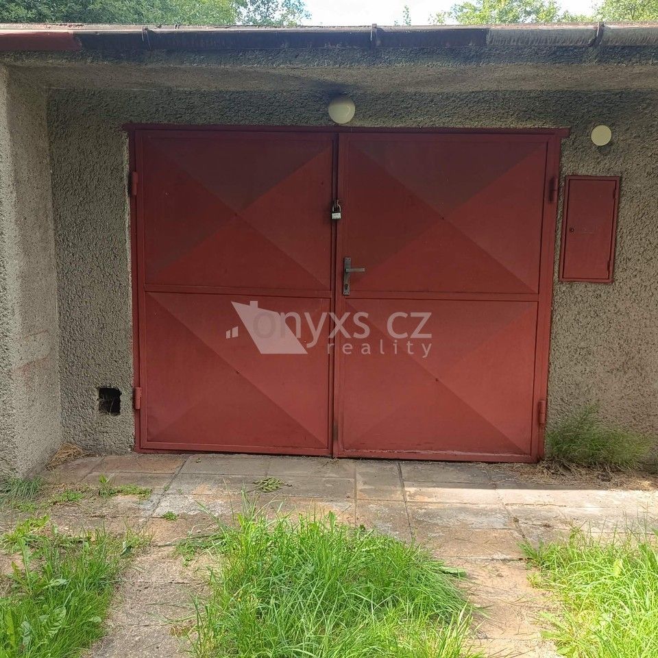 Garáže, Okrajová, Třinec, 27 m²