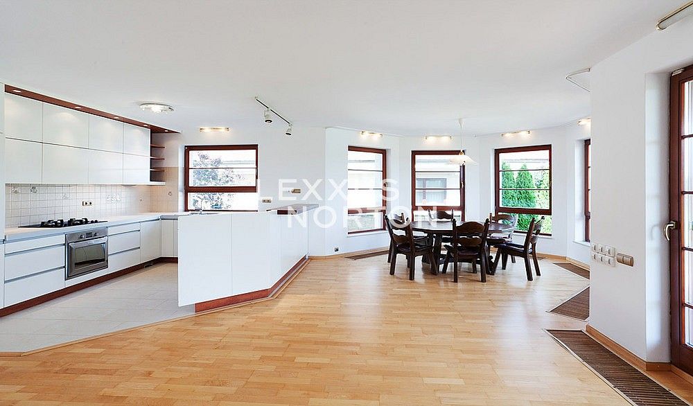 Rodinný dům · 450 m² · Praha - Újezd u Průhonic, okres Praha 11, Hlavní město Praha - 3
