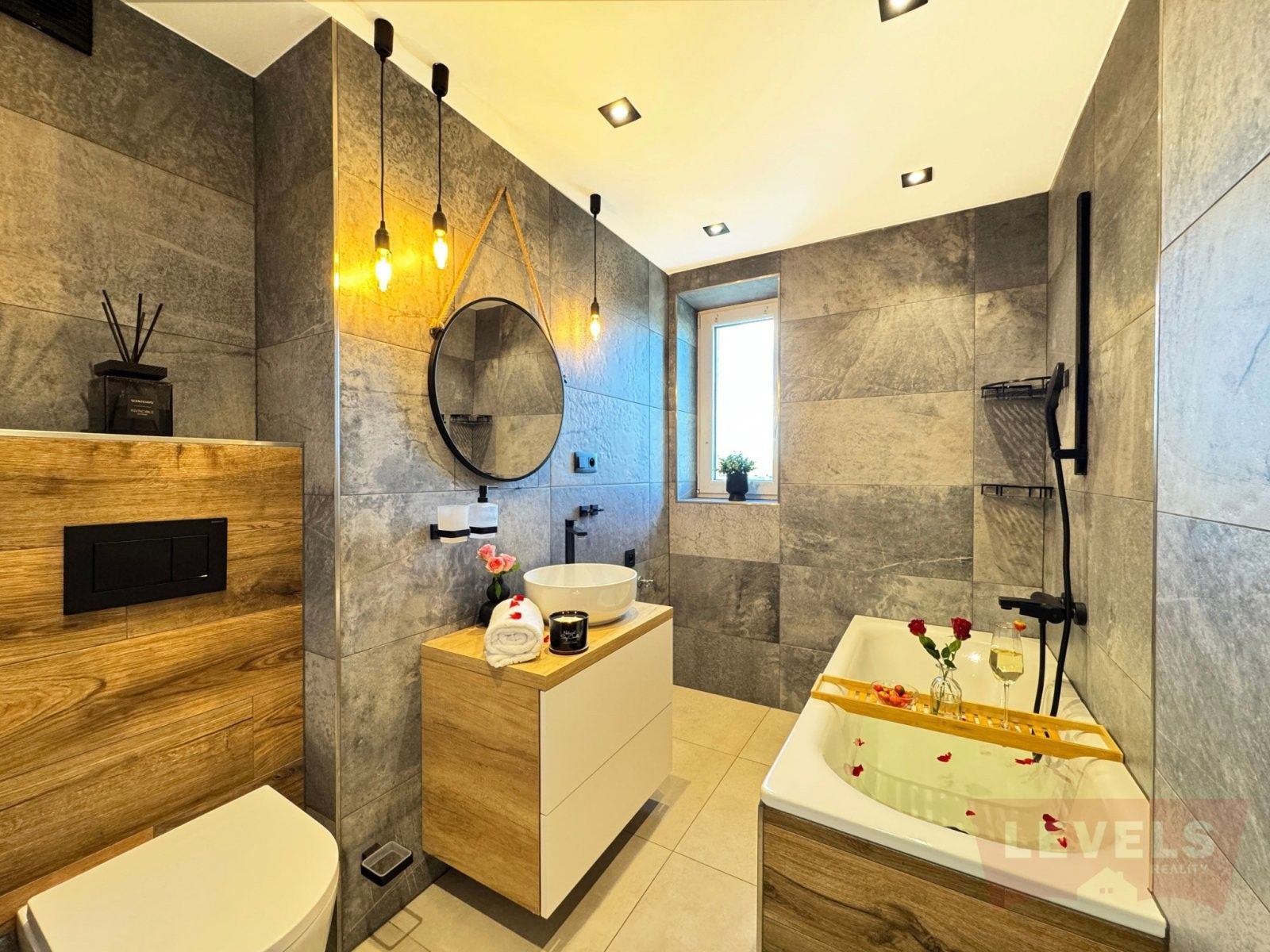 Prodej byt 3+1 - Jáchymovská, Zliv, 57 m²