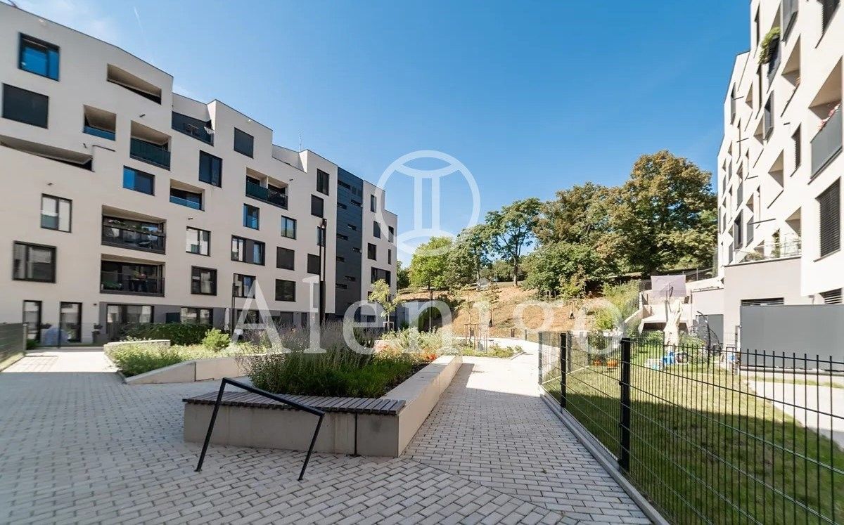 Prodej byt 2+kk - Dagmar Burešové, Praha, 61 m²