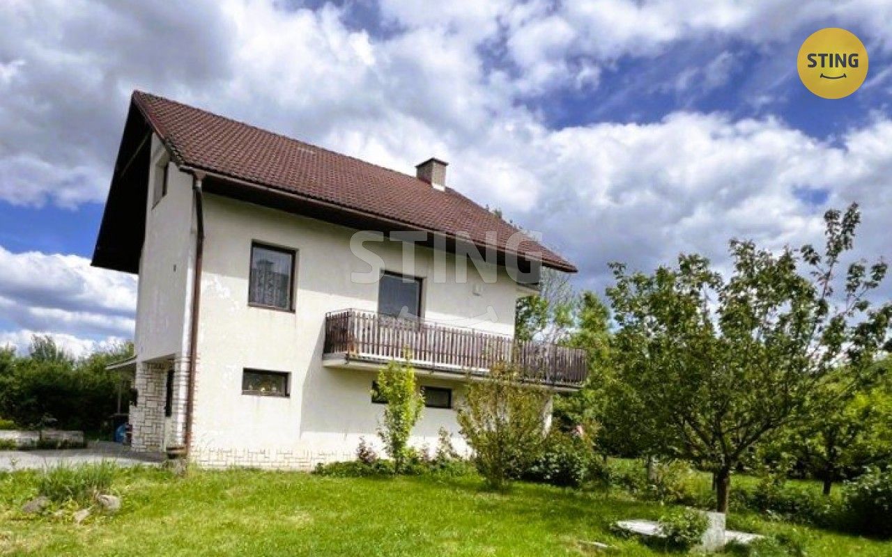 Prodej rodinný dům - Huslenky, 172 m²