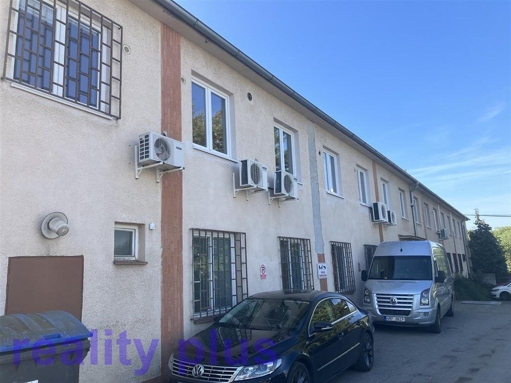 Pronájem kancelář - Služeb, Praha, 551 m²