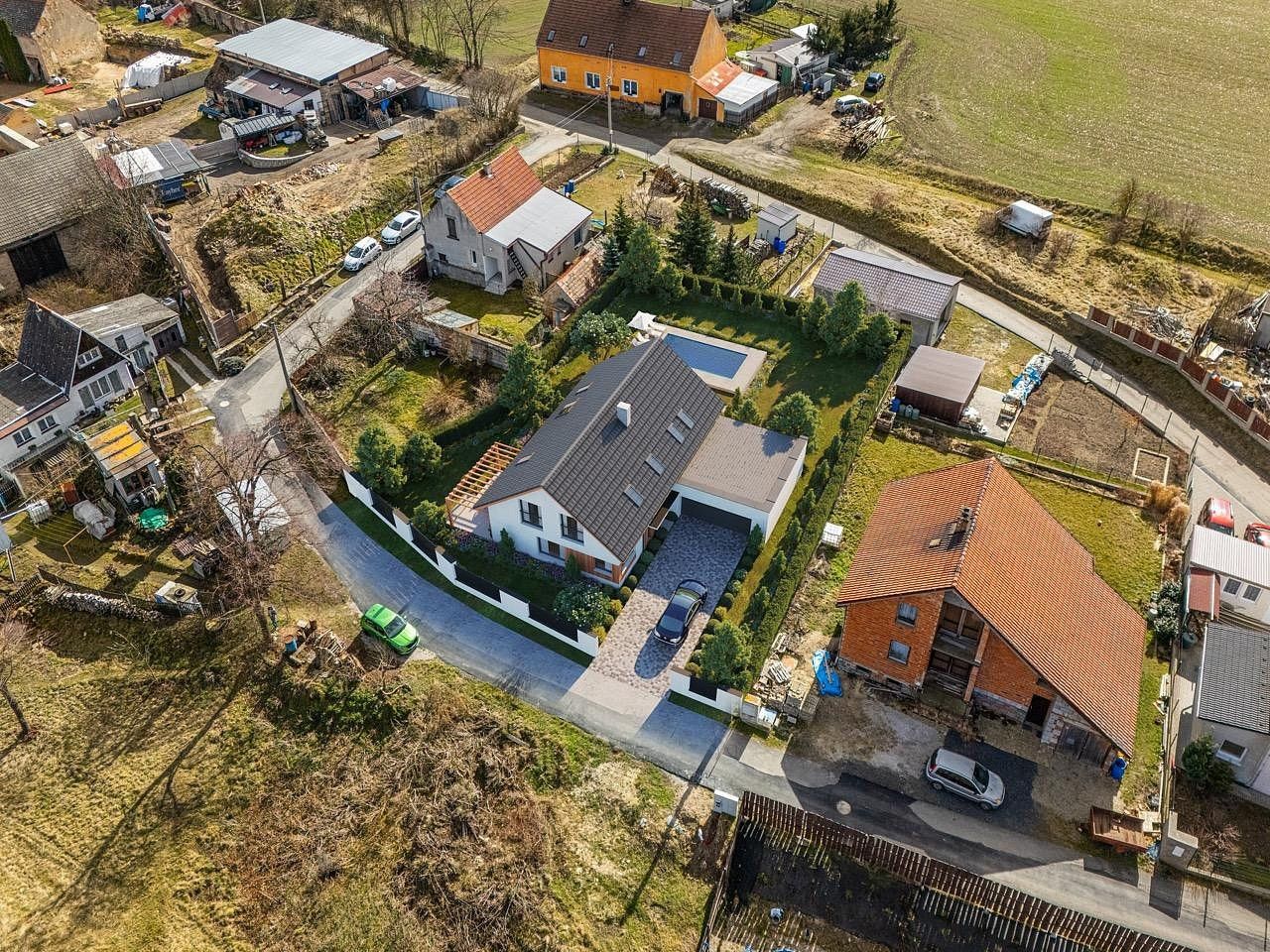 Pozemek pro bydlení, 946 m²