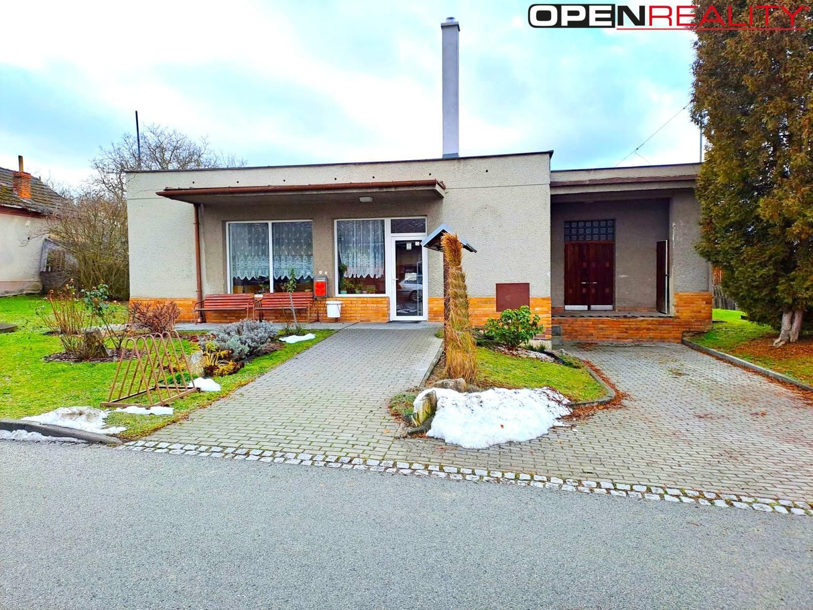 Prodej obchodní prostory - Ješov, Luká, 45 m²