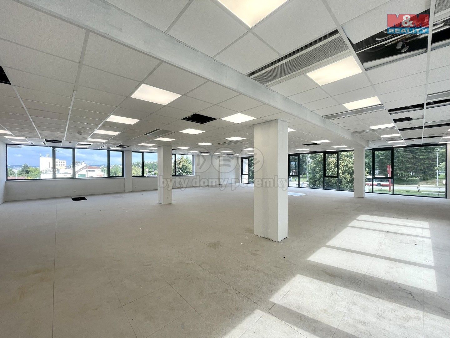 Obchodní prostory, Okružní, Brno, 274 m²