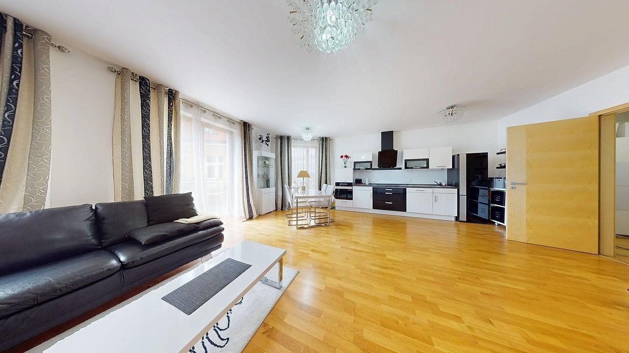 Byt 2+kk · 72 m² · Karlovy Vary, Karlovarský kraj - 4